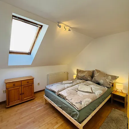 Srdce Mesta 3 - Slnecny V Podkrovi S Balkonom Nad Ulicou