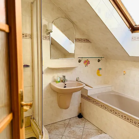 Srdce Mesta 3 - Slnecny V Podkrovi S Balkonom Nad Ulicou Stará Turá