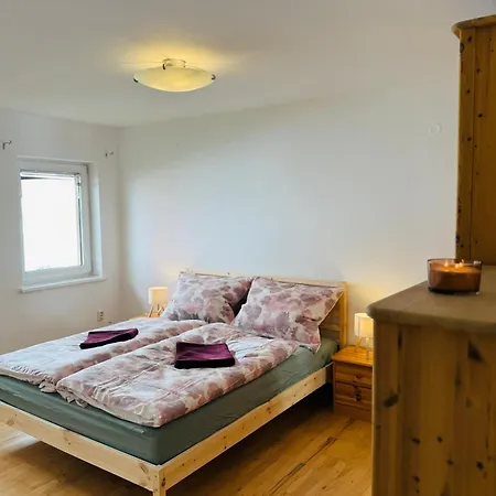 Srdce Mesta 3 - Slnecny V Podkrovi S Balkonom Nad Ulicou Daire Stará Turá