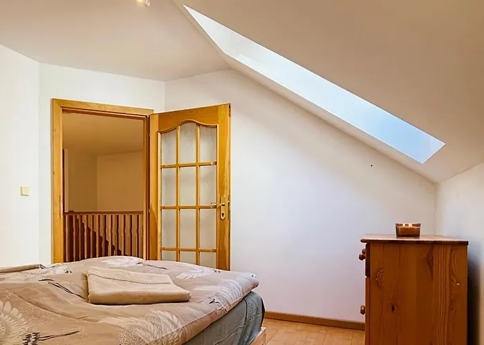 Srdce Mesta V Podkroví - Slnečný S Balkónom Apartamento