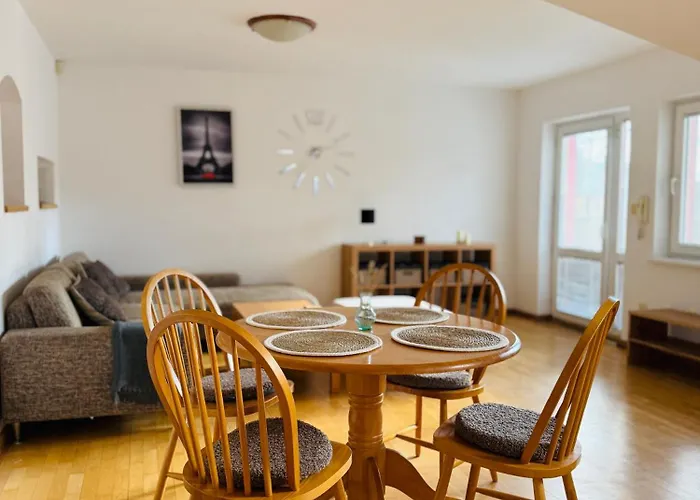 Srdce Mesta V Podkroví - Slnečný S Balkónom Apartamento *