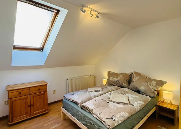 Srdce Mesta V Podkroví - Slnečný S Balkónom