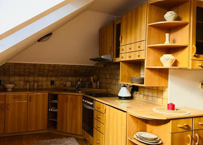 Srdce Mesta V Podkroví - Slnečný S Balkónom *